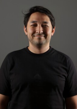 Алишер Идрисов