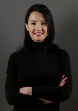 Мадина Рустамова